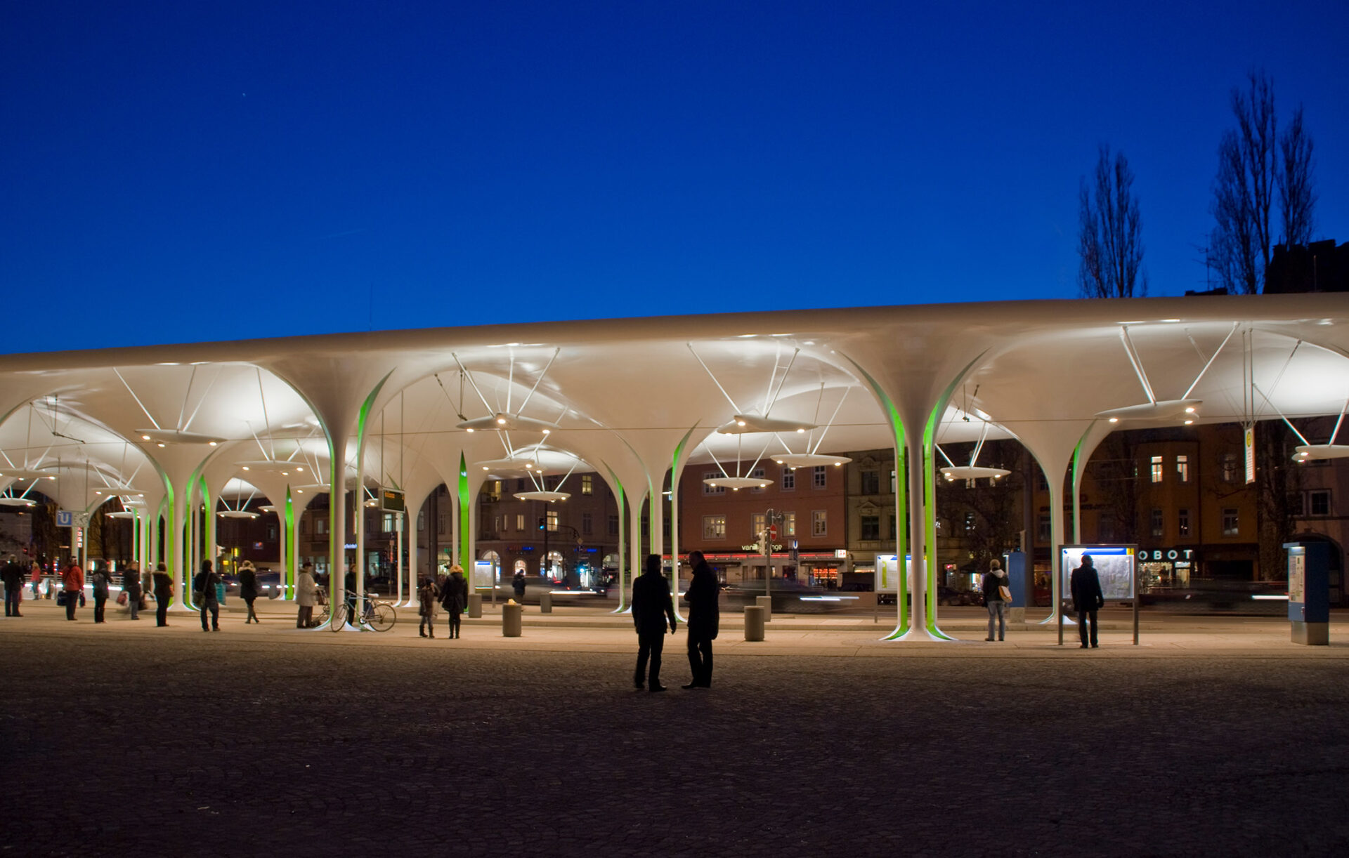 Münchner Freiheit bus and tram stop