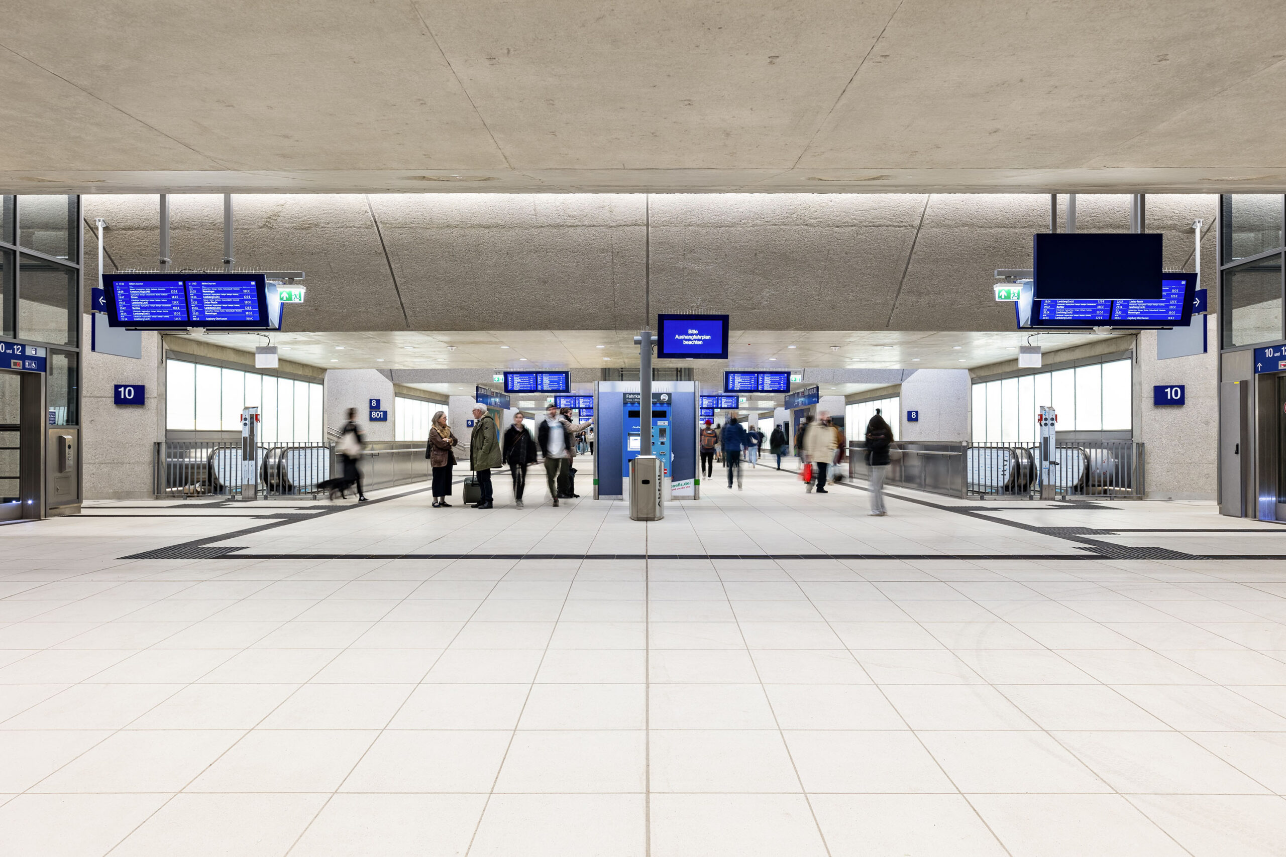 Augsburg Mobilitätsdrehscheibe cm